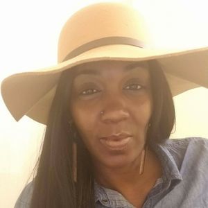 Meet your Posher, Navia